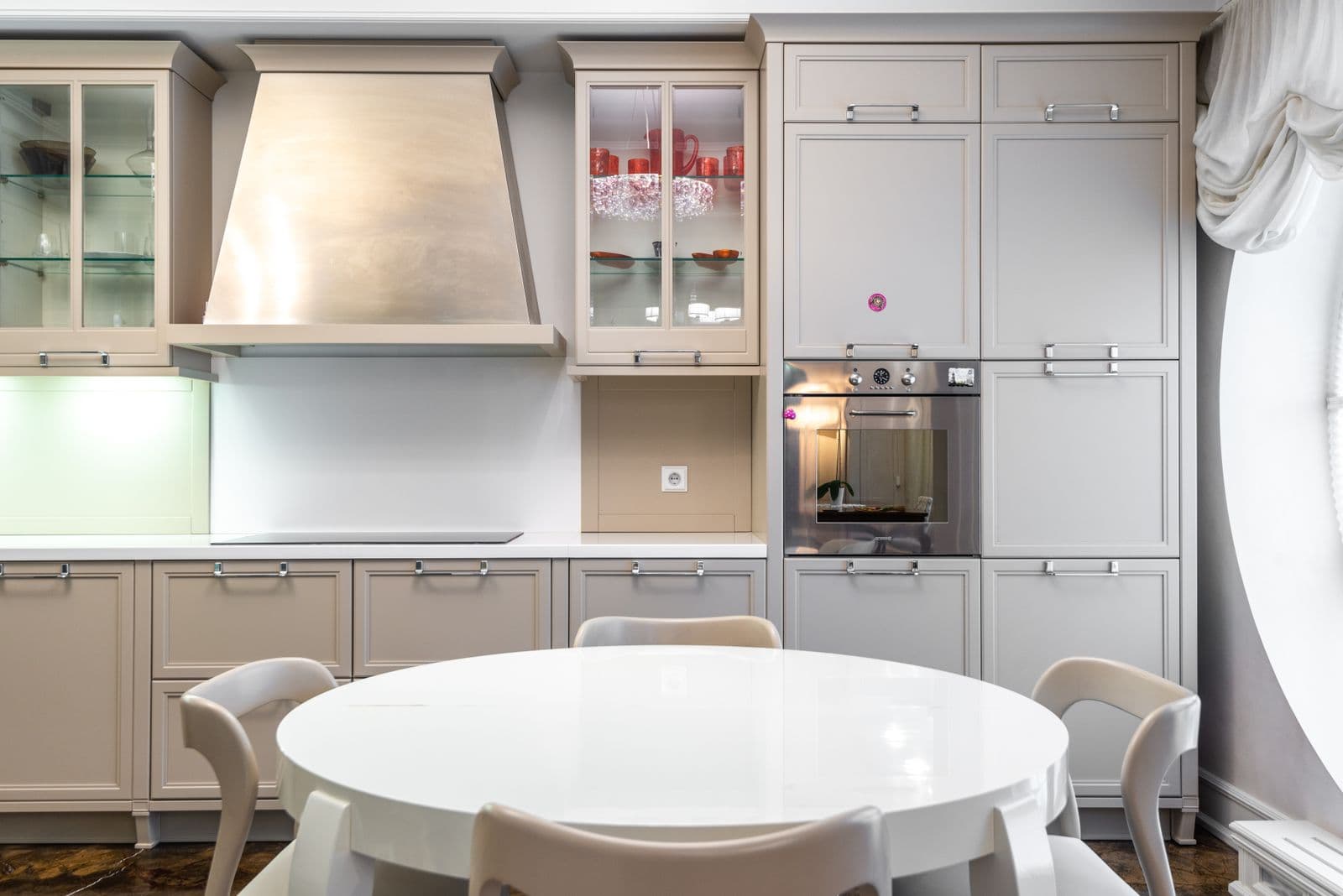 Efficiency kitchen in a compact unit